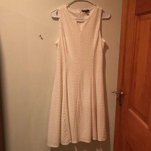 Roz & Ali White Lace Sleeveless Fit and Flare Dress | Size: 8